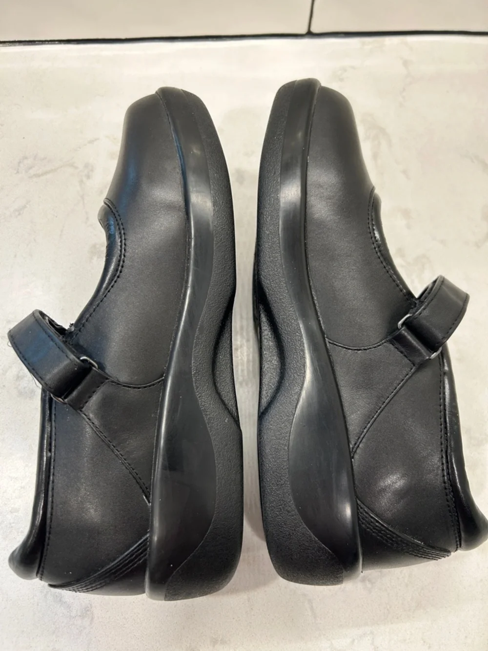 APEX WOMEN'S BIOMECHANICAL MARY JANE‎ 9.5 Wide